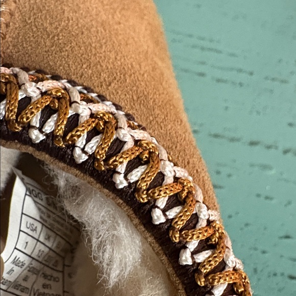 UGG Chestnut Tasman Suede Slip-Ons SZ 1 Kids box 169 - Picture 4 of 6